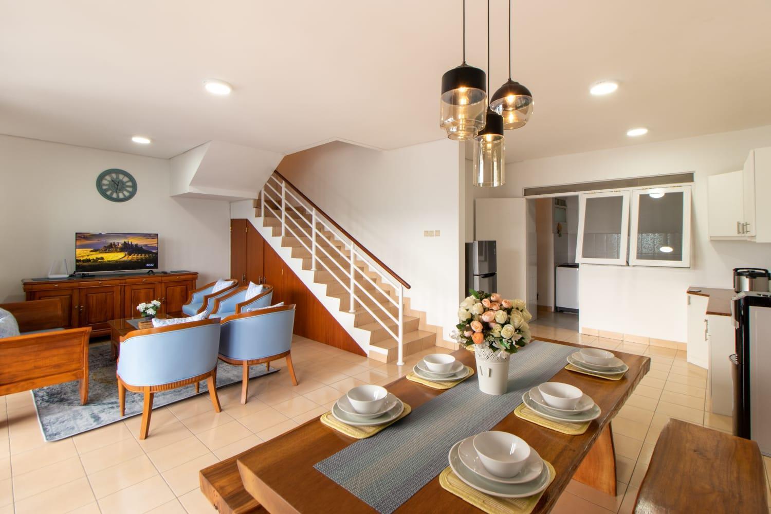 Villa Keluarga Syariah Resor Dago Pakar Bandung - View Bukit Esterno foto