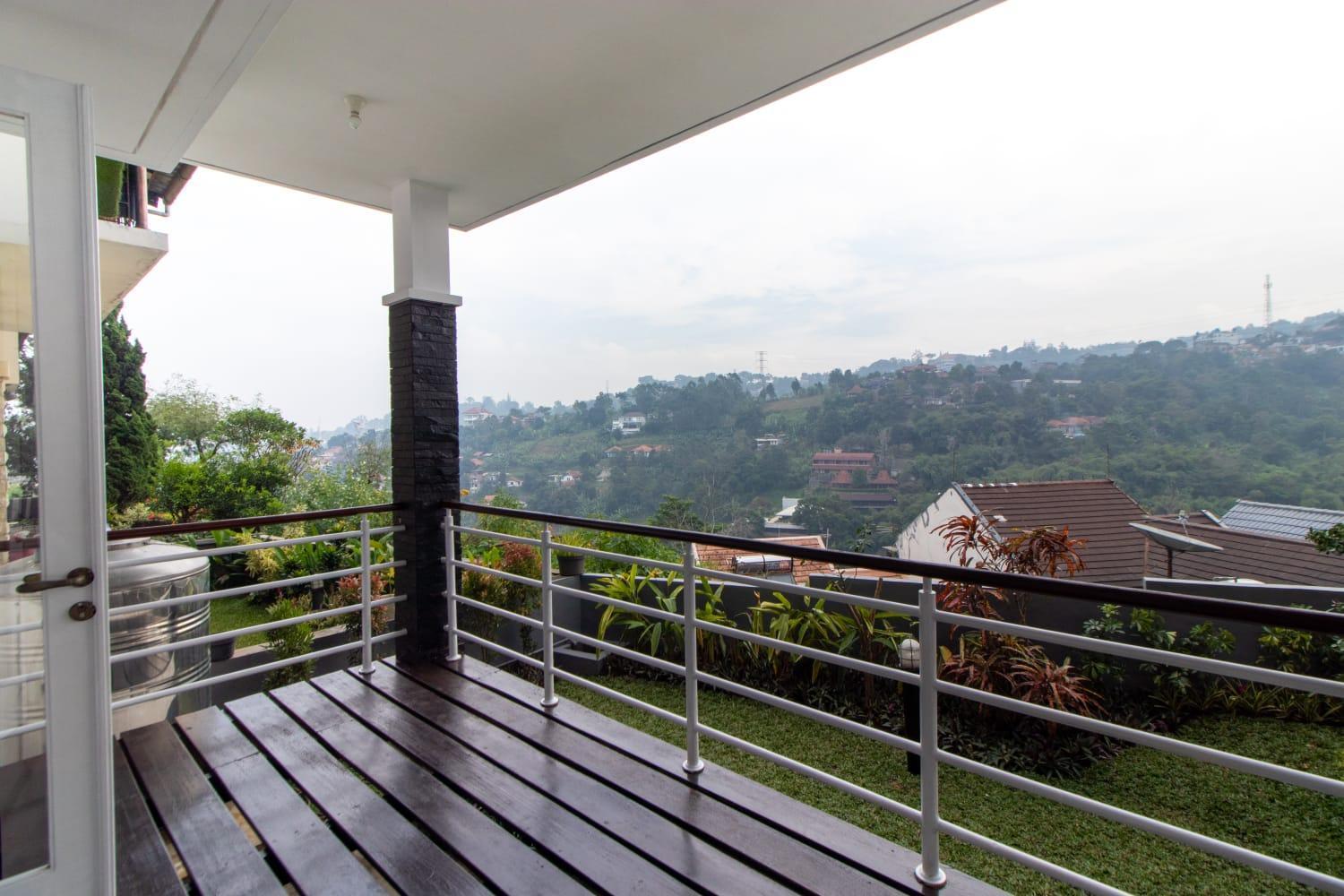 Villa Keluarga Syariah Resor Dago Pakar Bandung - View Bukit Esterno foto