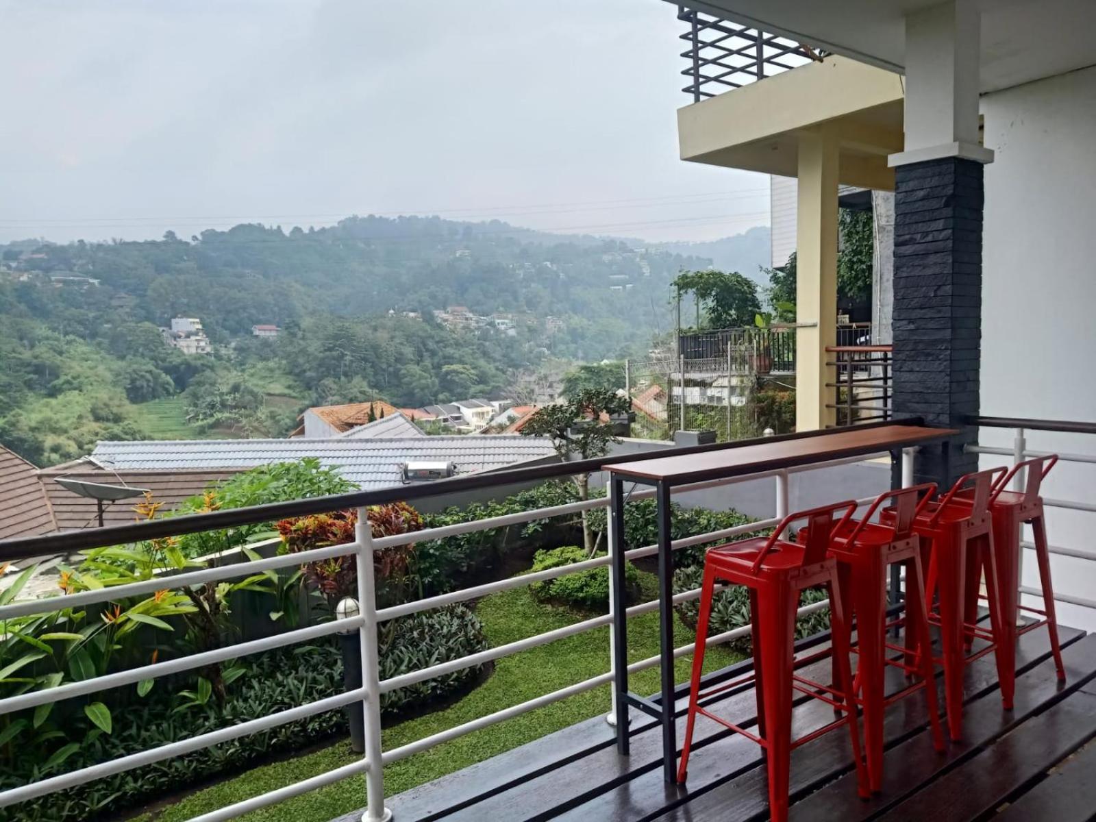 Villa Keluarga Syariah Resor Dago Pakar Bandung - View Bukit Esterno foto